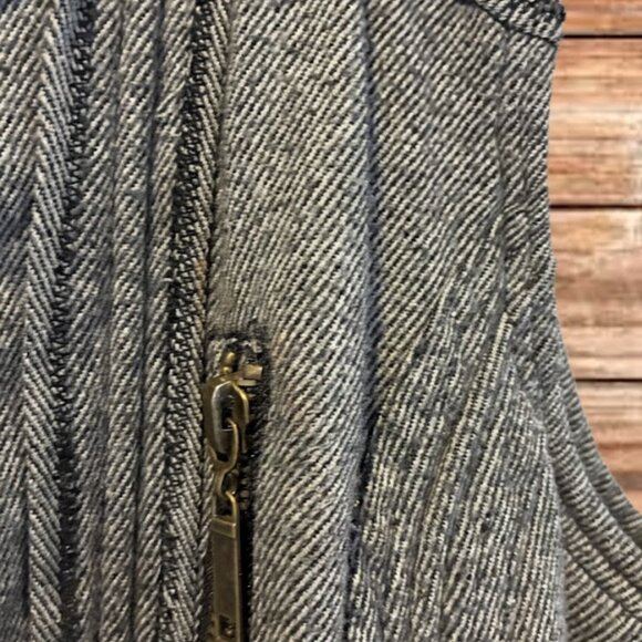 Charlotte Russe Gray Herringbone Hooded Sweater Vest - Large - Picture 3 of 3